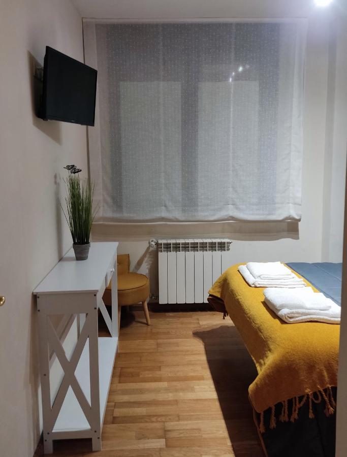 Apartamento céntrico con parking y Wifi Onís Esterno foto