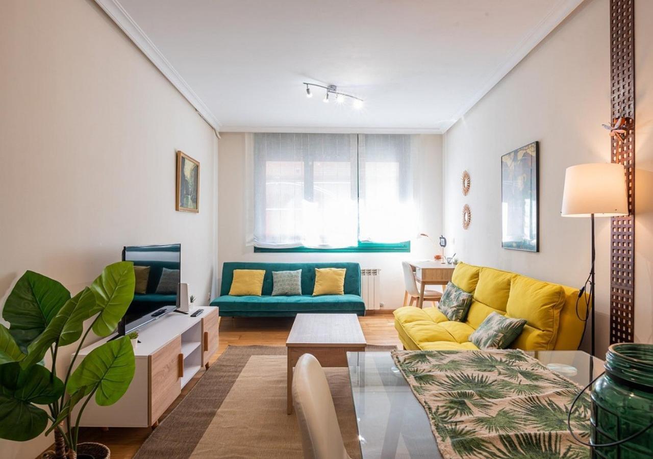 Apartamento céntrico con parking y Wifi Onís Esterno foto