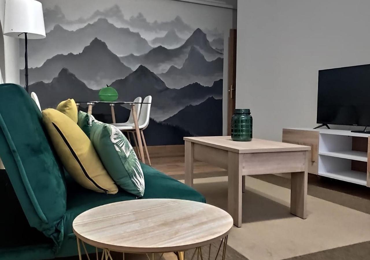 Apartamento céntrico con parking y Wifi Onís Esterno foto