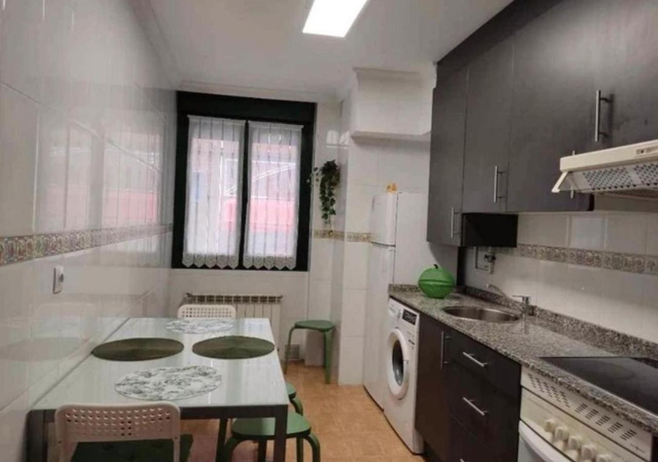 Apartamento céntrico con parking y Wifi Onís Esterno foto