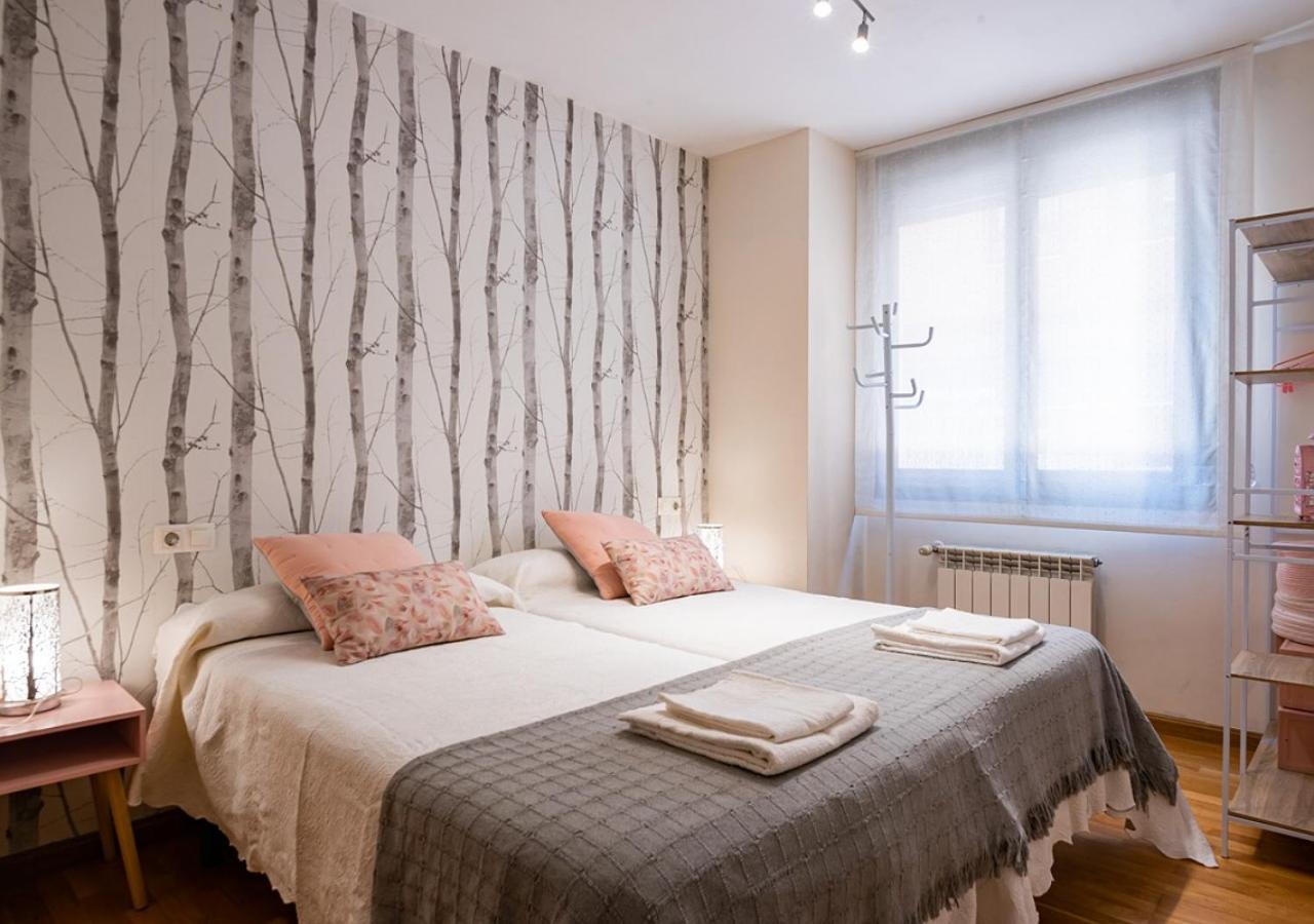 Apartamento céntrico con parking y Wifi Onís Esterno foto